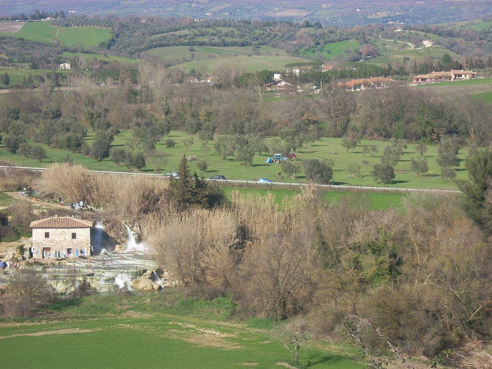 Residence Ai Campi Da Golf Saturnia Luaran gambar