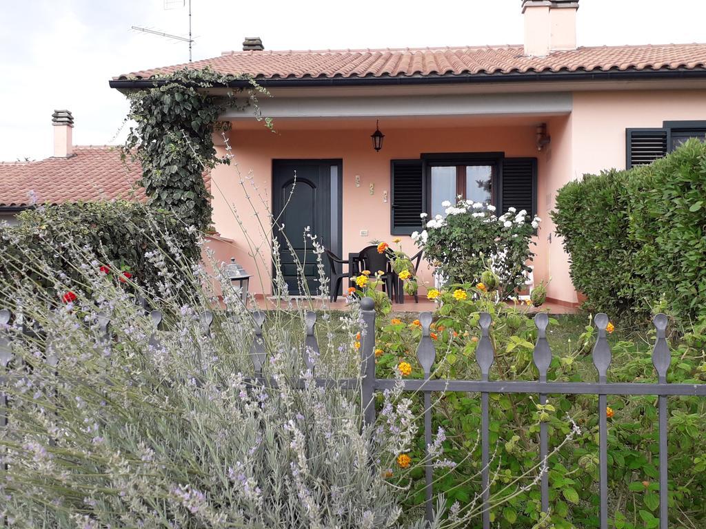 Residence Ai Campi Da Golf Saturnia Luaran gambar